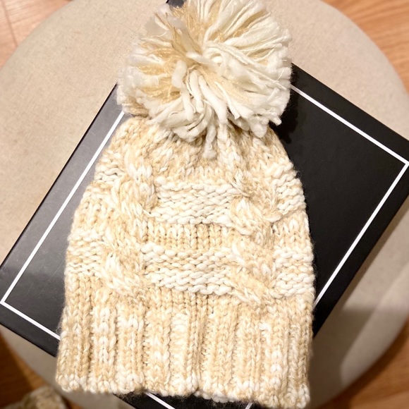 Ellen Tracy Gold,Tan&White Scarf & Pom Knit Hat - Picture 4 of 7